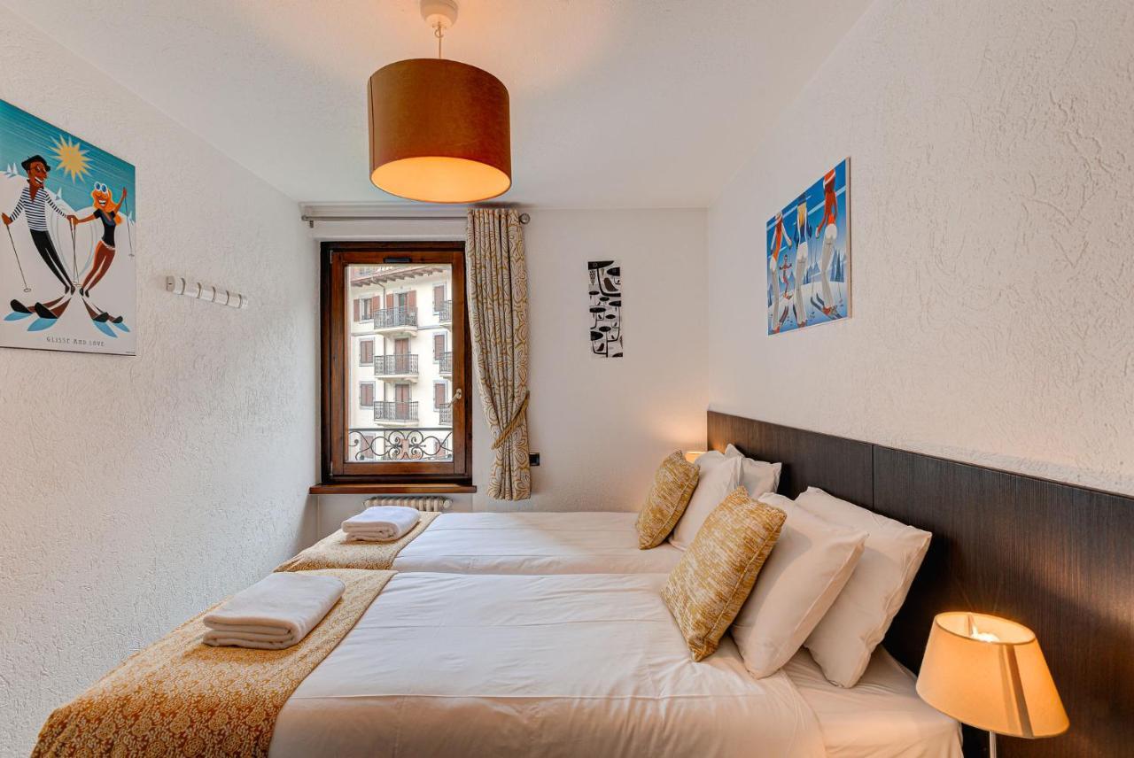 Apartment Cosmiques - Alpes Travel - Central Chamonix - Sleeps 4 Exterior photo