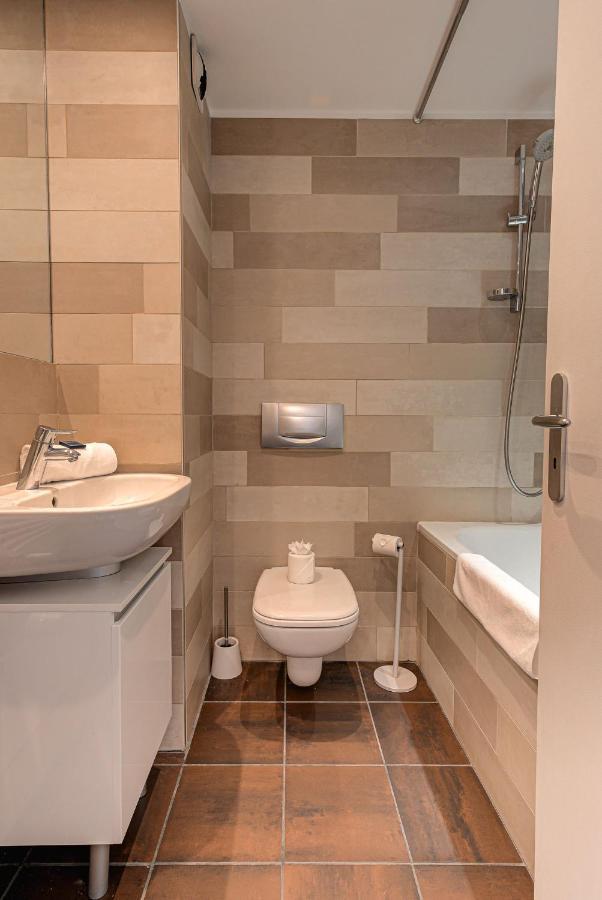 Apartment Cosmiques - Alpes Travel - Central Chamonix - Sleeps 4 Exterior photo